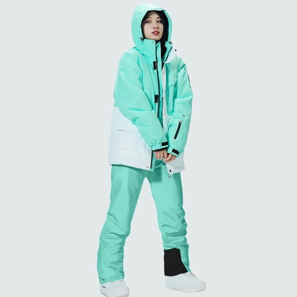 NWT Arctic Queen Ski Jacket and Pants Insulated Snowsuit Snowboarding R84 - Picture 2 of 3